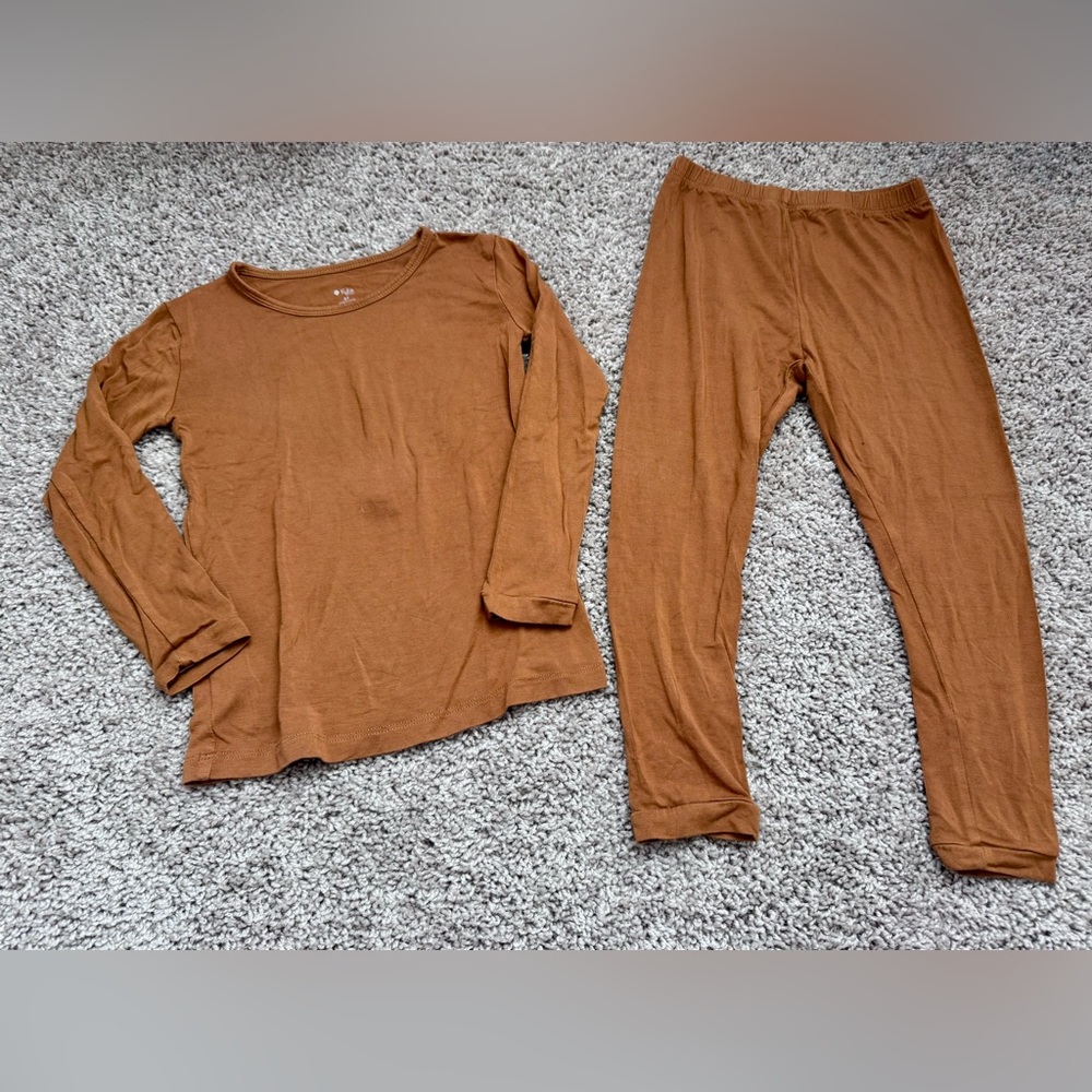 Kyte BABY beige Kids Pajama Set size 5